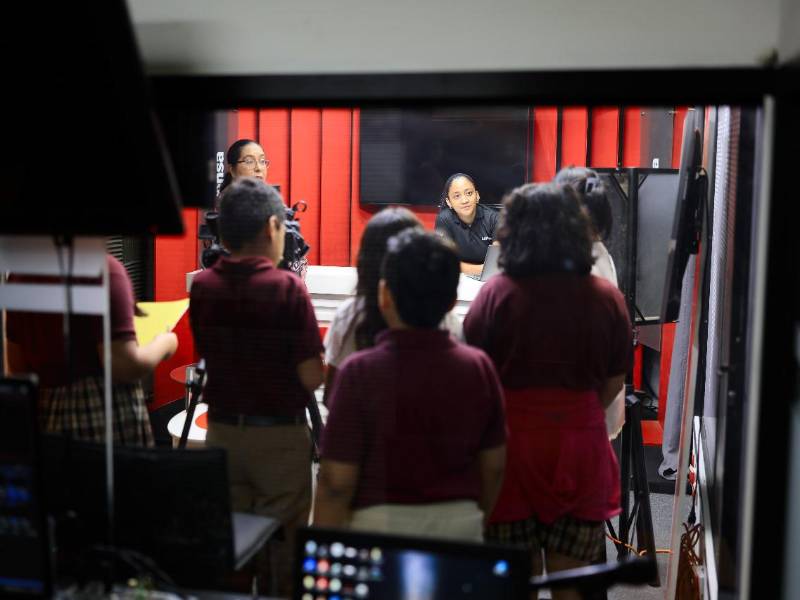 La periodista Yeria Miralda los atendió en el estudio de grabación de diario La Prensa.