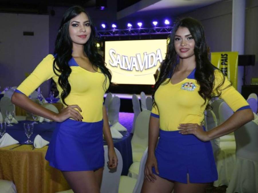 La belleza de la mujer hondureña no podía faltar y estas hermosas edecanes engalanaron el evento.