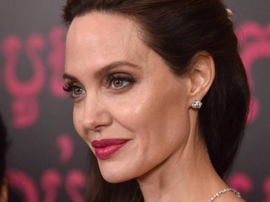 Angelina Jolie<br/><br/>'The Eternals' es uno de los proyectos de Marvel que más han generado expectativa. Existen rumores de que los productores también han entablado conversaciones con la ex de Brad Pitt para ser parte de la historia.<br/><br/>