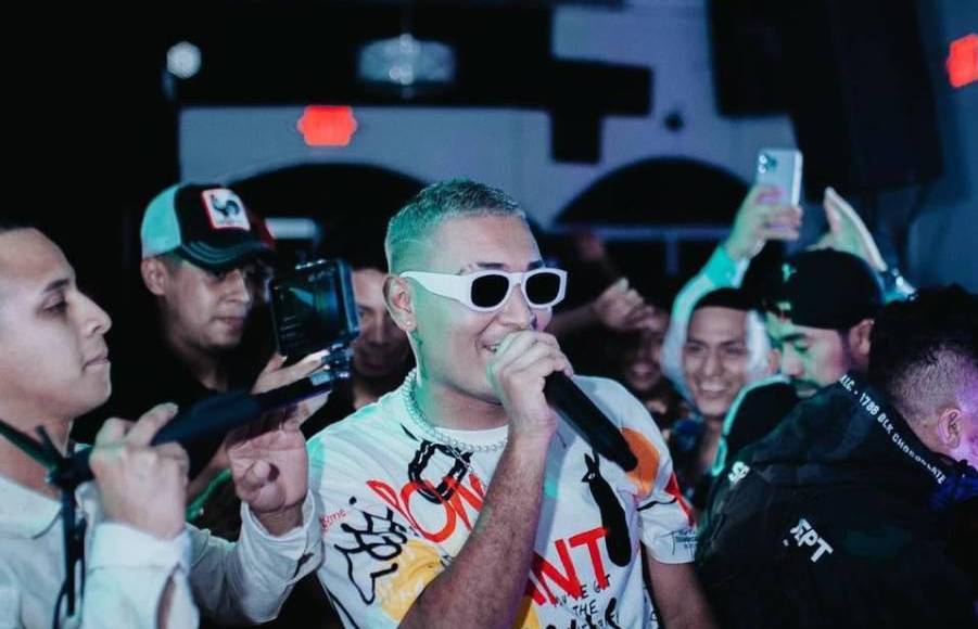 Paradójicamente Supremo había tenido un dimes y diretes con DJ Chaval, host de “Los Hijos de Morazán”.