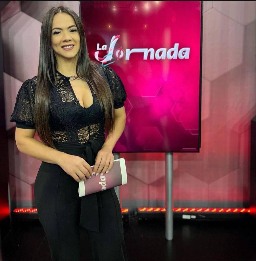 Su belleza la admiración. 