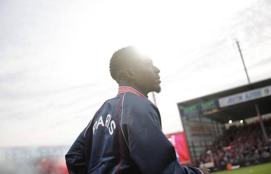  Idrissa Gueye: El centrocampista senegalés es otro de los que no continuará en el PSG.