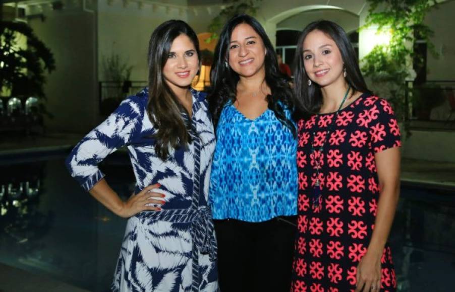 Nicole Castillo, Patricia Gaído y Daniela Saybe.