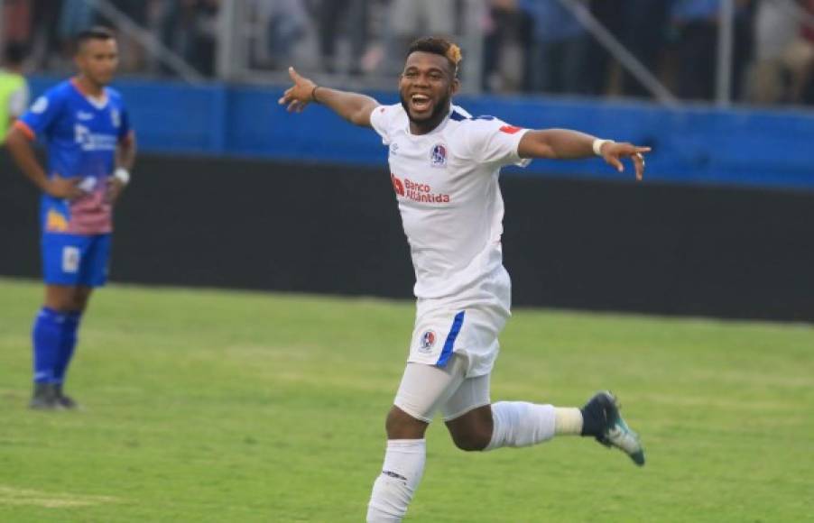 Jorge Benguché volvió a ser figura del partido. Acá celebrando su segundo gol.