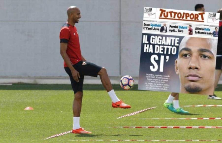 De acuerdo con Tuttosport, la Juventus ya tendría un acuerdo con Steven N'Zonzi, que habría dado el visto bueno a su traspaso a la Vecchia Signora. Ahora, el club italiano tiene que negociar con el Sevilla, equipo que pide los 40 millones de la cláusula del jugador para dejarle salir.