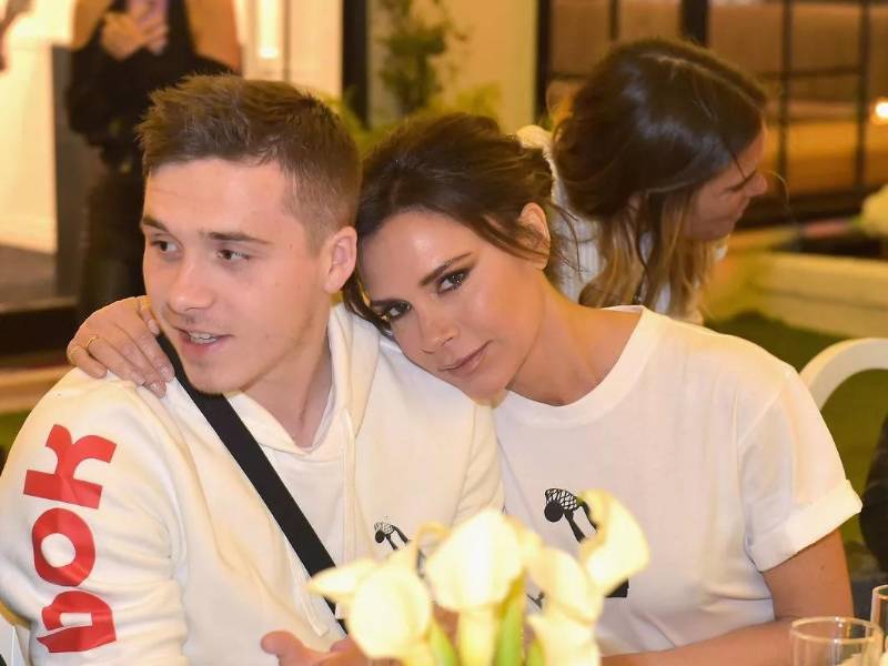 Brooklyn y Victoria Beckham en una fotografía de archivo.