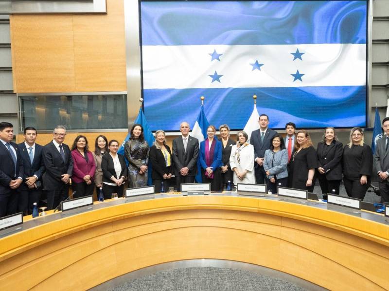 Presidente de Honduras, Nasry Asfura, oficializa la reincorporación de Honduras al CIADI en el Banco Mundial.