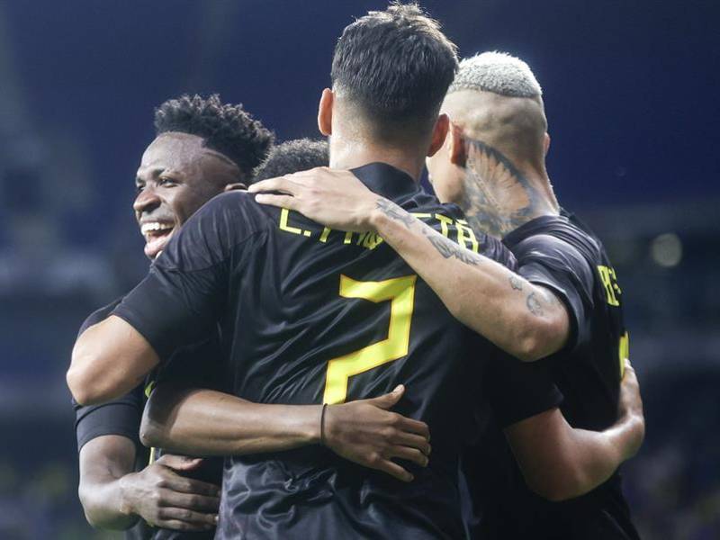 Vinicius cierra la goleada de Brasil en amistoso contra Guinea