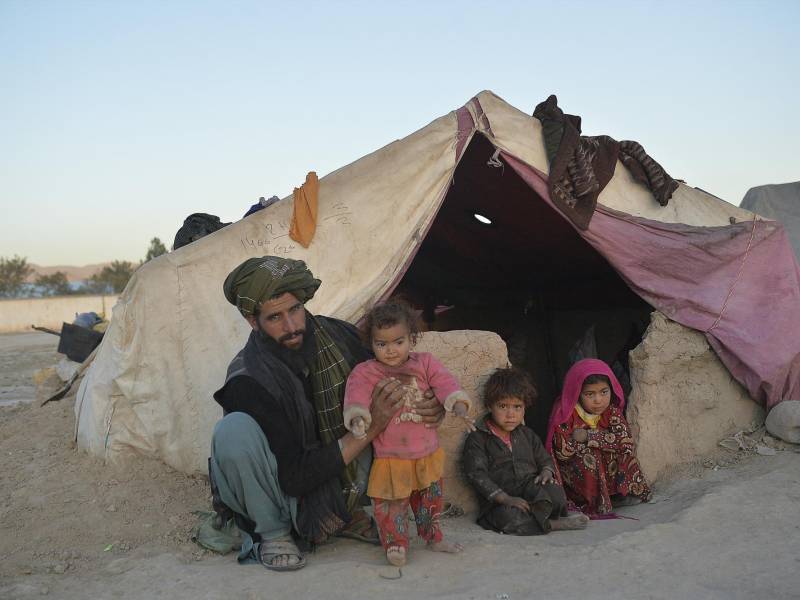 Las pequeñas Farishteh y Shokriya fueron puestas a la venta por su padre para poder alimentar al resto de sus hijos.