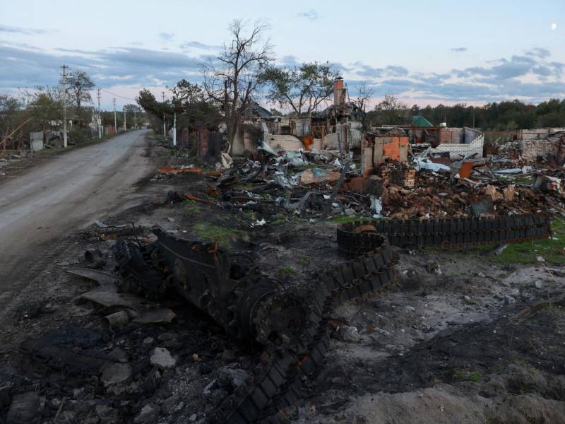 Fotografía muestra la aldea destruida de Yackivka, región de Kharkiv, el 4 de octubre de 2022, en medio de la invasión rusa de Ucrania.
