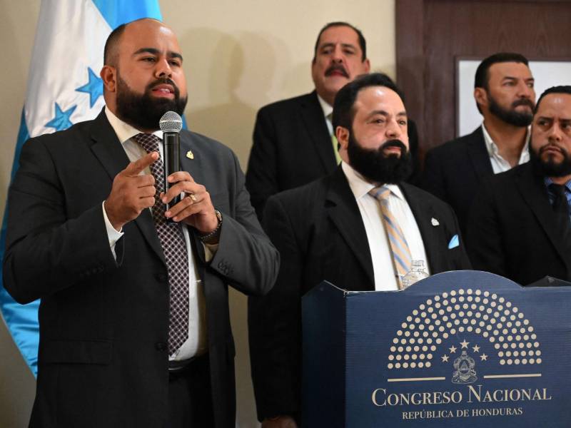 Algunas voces dentro de Libre no descartar la posibilidad que se nombre una Junta Interventora en el Ministerio Público.