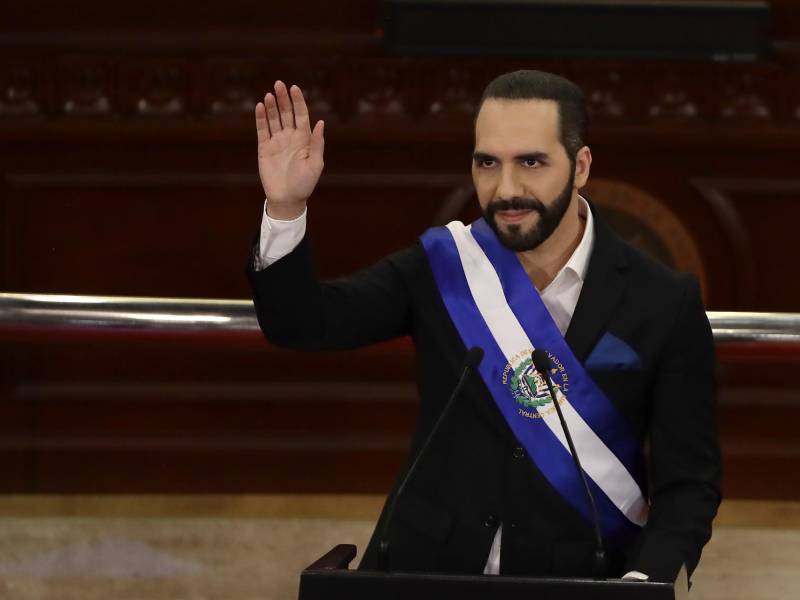 La publicación del presidente salvadoreño se da en momentos en que el bitcóin cayera ayer sábado por debajo de los 20,000 dólares. Fotografía: EFE