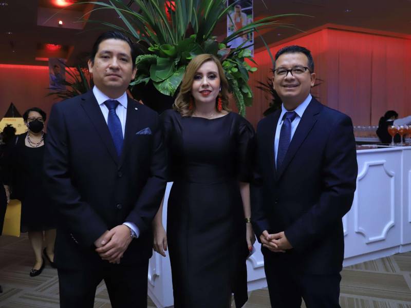 Francisco Cáceres, Gloria Pineda y Gabriel Coello