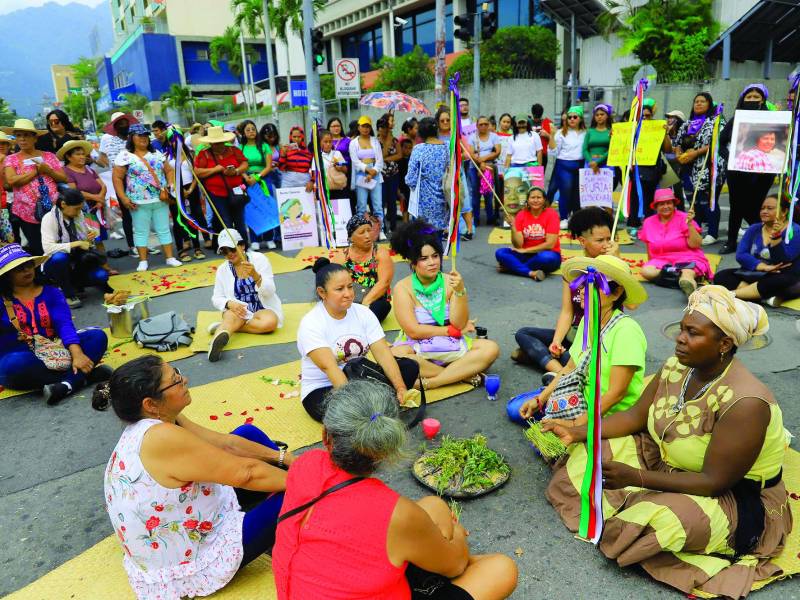 Más de 200 mujeres de la zona noroccidental participaron en la manifestación. Foto: Melvin Cubas.