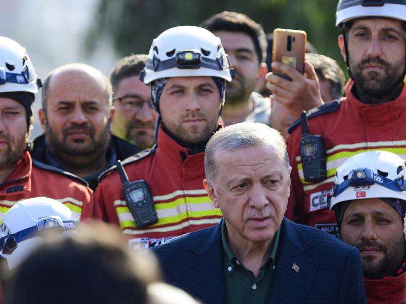 El presidente turco, Recep Tayyip Erdogan, recorrió la provincia de Hatay, la más devastada por el terremoto.