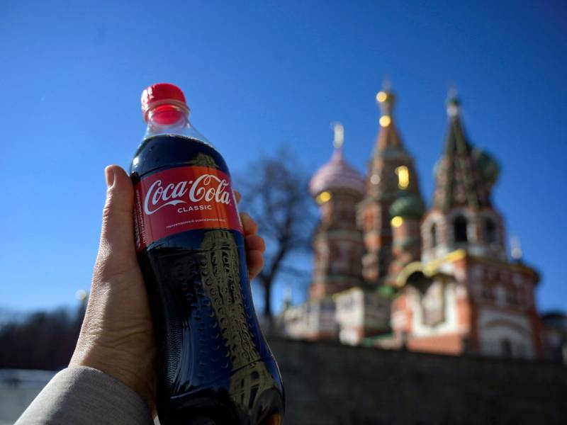 La multinacional Coca Cola dijo en un comunicado que “seguirá evaluando la situación y el curso de los acontecimientos” en Ucrania.