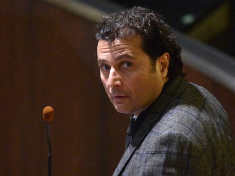 El accidente ocurrió el 13 de enero de 2012, cuando el capitán del crucero de decidió acercarse a la isla italiana de Giglio, en la Toscana, una maniobra arriesgada que provocó el choque del barco contra los arrecifes. Foto: AFP/Alberto Pizzoli