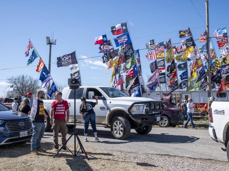 Activistas del “Ejército de Dios” levantaron un campamento en una pequeña comunidad de Texas.