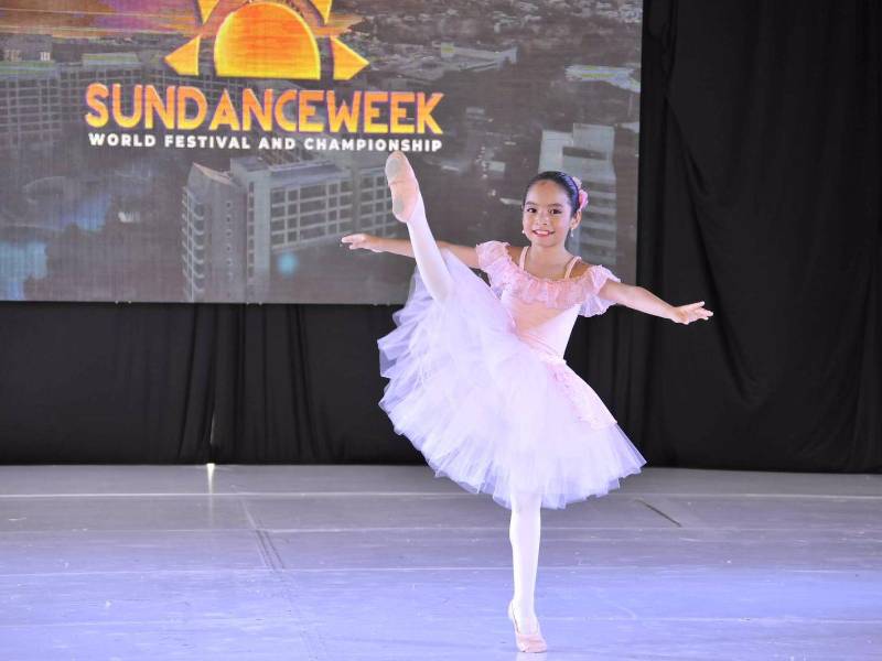 En la aclamada competencia nacional All Dance Honduras, recibió el galardón a “Mejor bailarina” en su categoría en tres años consecutivos (2020, 2021 y 2022).