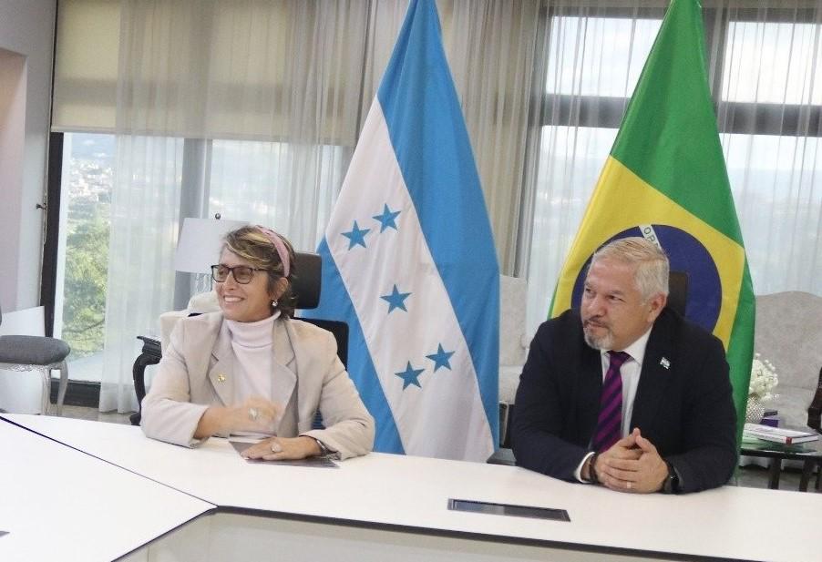 Honduras y Brasil buscan fortalecer cooperación en comercio y salud