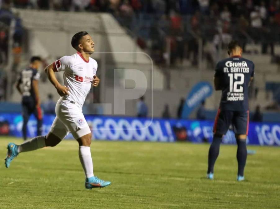 Michaell Chirinos: Finalizó su contrato con el Olimpia y hasta el día de hoy no ha recibido oferta para una renovación. 