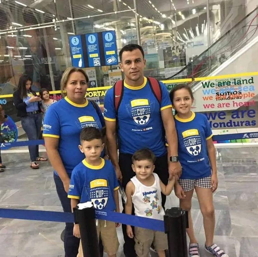 Uno de los hijos del exfutbolista hondureño quedó gravemente herido producto del choque.