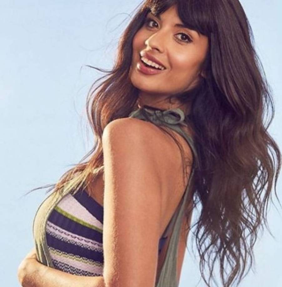 Hace unos días le tocaba el turno a Khloé Kardashian, a quien Jameela criticó duramente a través de Instagram por anunciar unos batidos que prometen ayudar a conseguir un vientre plano.<br/><br/>La intérprete tildó a la estrella televisiva de 'irresponsable' por no advertir de los efectos perjudiciales de bebidas laxantes como esa -como diarrea, dolores de estómago y deshidratación- y no reconocer que su silueta era un resultado directo de su posición privilegiada que le hacía poder permitirse un entrenador personal, un chef privado y todas las intervenciones quirúrgicas que deseara.