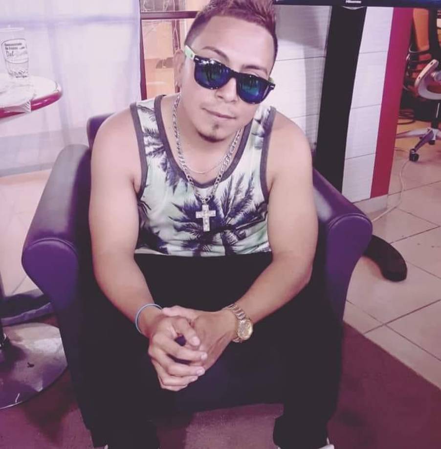 “Mi bello amigo, fue una persona especial, le agradezco a Dios por haberte conocido. Te llevaré siempre en mis pensamientos”, escribió un usuario.