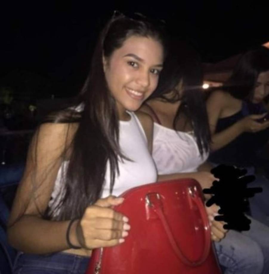 La familia de Ángela comenzó a llamarla cada momento para saber de ella. A las 2 de la mañana se comunican con la familia de José Cedeño y es la mamá del joven quien le informa a los padres que ha pasado algo en la fiesta y no saben dónde está Angela.