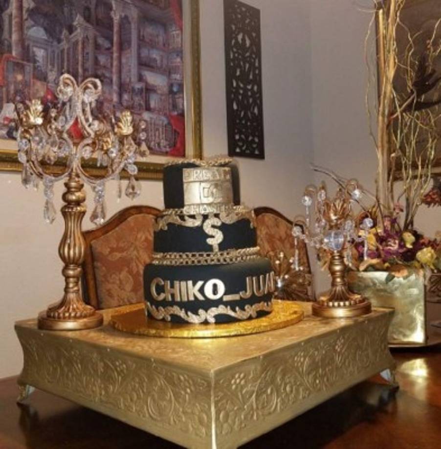 Vásquez utilizaba el seudónimo chiko_juan en Instagram, donde publicó todos los lujos de los que disfrutó para su fiesta de cumpleaños.