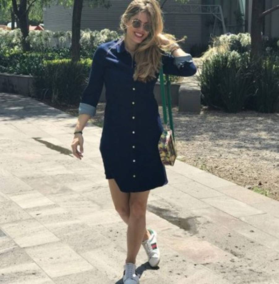 Lorna es muy activa en redes sociales, tiene una cuenta en Instagram con más de 447 mil seguidores con quien comparte fotos de su vida.