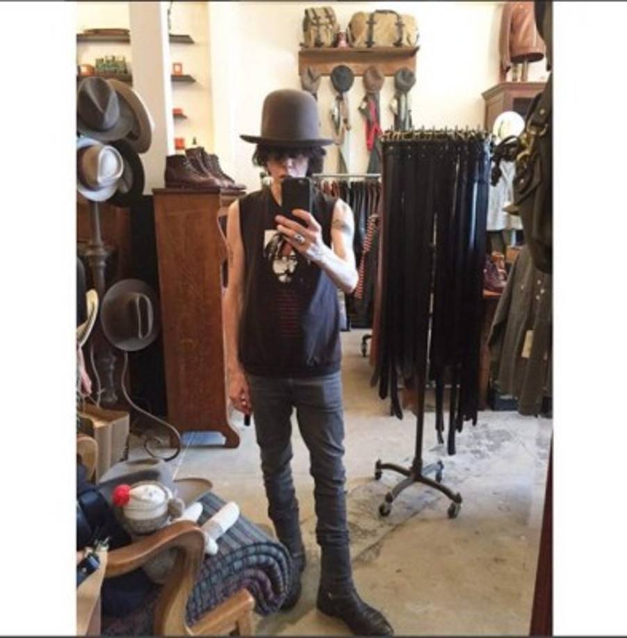 La apariencia andrógina de LP es otro elemento a su favor. La primera impresión que concibe uno al verla, es la de un chico cuya imagen alude a la leyenda Bob Dylan y en su voz, a la inolvidable Janis Jolplin, aunque esto pueda ser un cliché, es una faceta que potencia el estereotipo que proyecta Laura, quien además tiene raíces italianas.