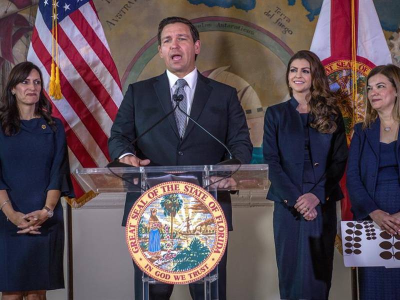 El gobernador de Florida, Ron DeSantis. Fotografía: EFE/EPA/CRISTOBAL HERRERA