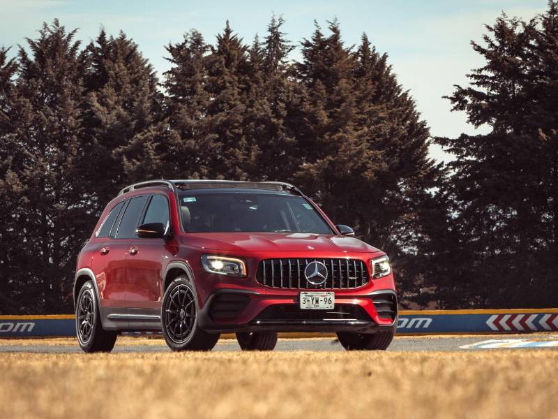 El frente destaca gracias a la parrilla “Panamericana” que identifica a los AMG desde hace cinco décadas.