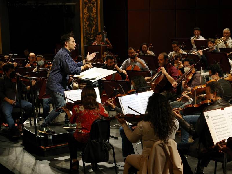 En el estudio que publica Chaos, participaron 36 embarazadas a las que se hizo escuchar dos composiciones de música clásica: ‘El cisne’, del francés Camille Saint-Saëns, y ‘Arpa de Oro’, del mexicano Abundio Martínez.