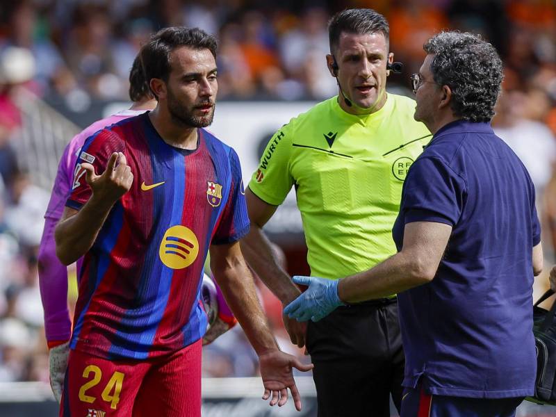 Eric García se fue lesionado en el partido entre el Barcelona y Valencia.