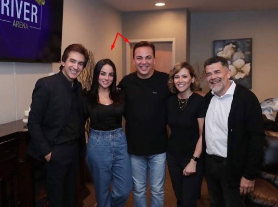 La joven asiste a la iglesia River Church, donde ha sido acompañada por Cristian Castro.<br/>