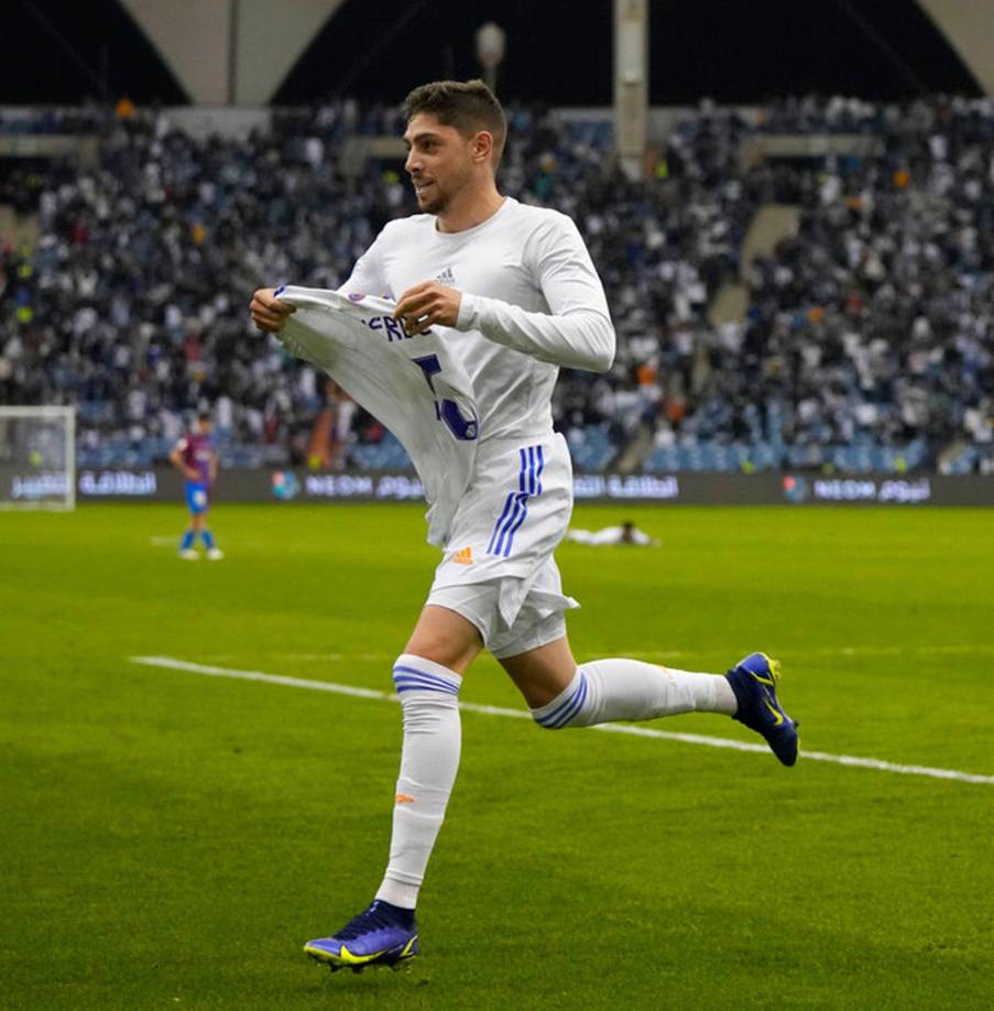 El gesto de Fede Valverde tras su gol. El centrocampista uruguayo se quitó la camiseta y la mostró a los aficionados en el estadio.