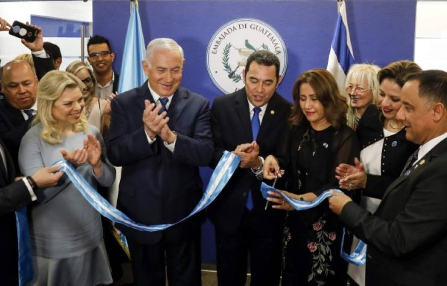 La decisión de Estados Unidos y Guatemala pone fin al consenso internacional de mantener las embajadas fuera de Jerusalén debido al estatuto disputado de la Ciudad Santa y al conflicto israelo-palestino.