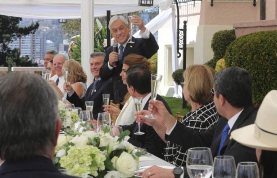 Este es el segundo mandato presidencial del multimillonario Sebastián Piñera, que gobernó Chile entre 2010 y 2014, al suceder, como lo hizo hoy, a Michelle Bachelet en la jefatura del Estado.