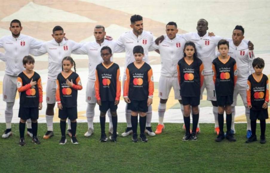 Perú clasificó a la final tras eliminar en semifinales a Chile y buscaban la hazaña de obtener la Copa América. Este fue el equipo titular.