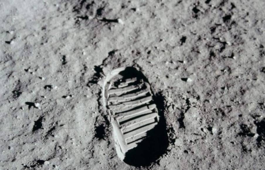 La primera huella humana en la Luna. Las imágenes, que hasta ahora formaban parte del archivo de la NASA, son resultado del archivo del proyecto Apolo, creado en 1992 por el estadounidense Kipp Teague.