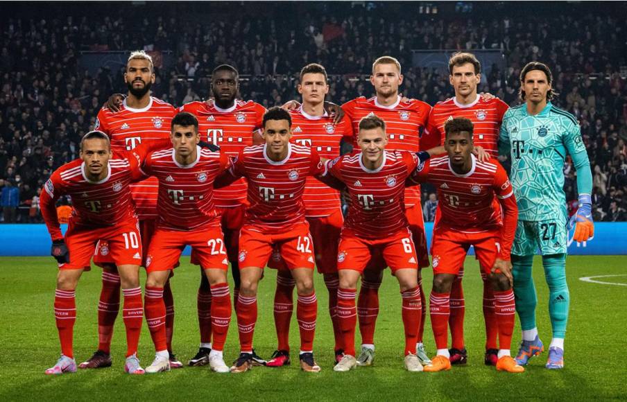 El 11 del Bayern Múnich posando antes del inicio del partido contra el PSG.