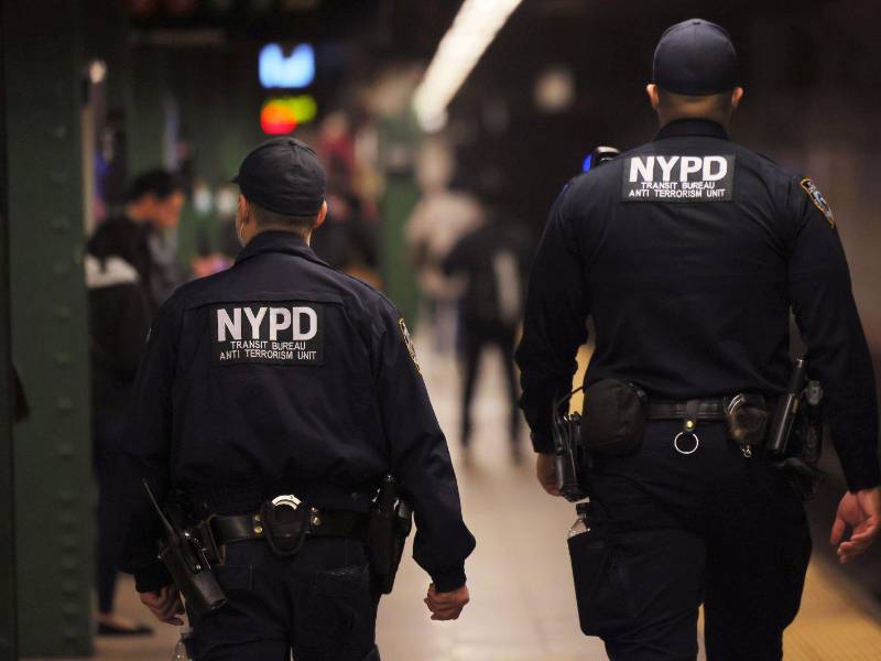 La policía de Nueva York detuvo a un hombre que disparó a varias personas.