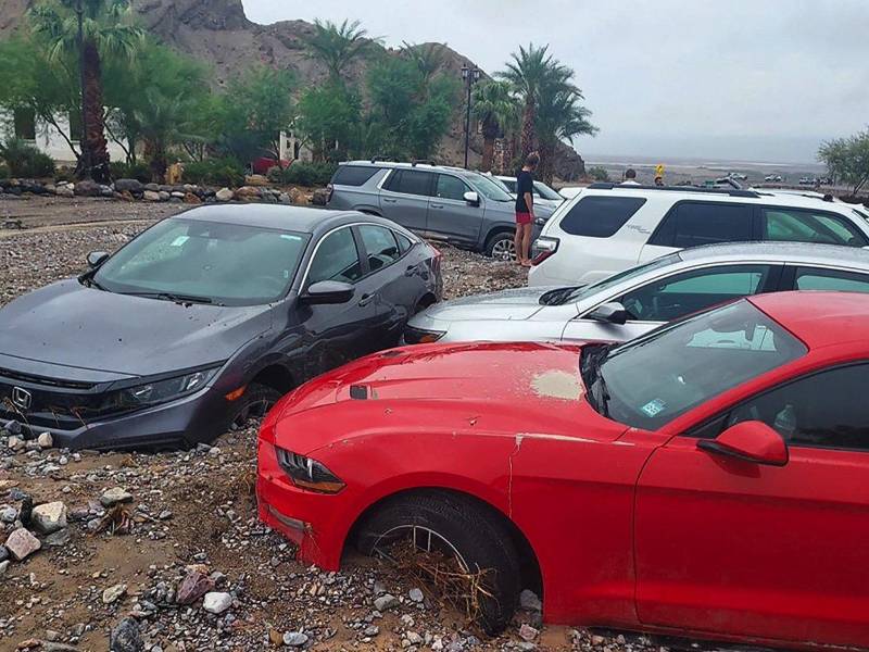 El Valle de la Muerte se inundó hace varias semanas por las fuertes lluvias en Estados Unidos.