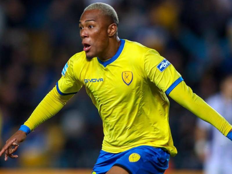 Deiby Flores disputó los 90 minutos del encuentro teniendo una participación destacable.