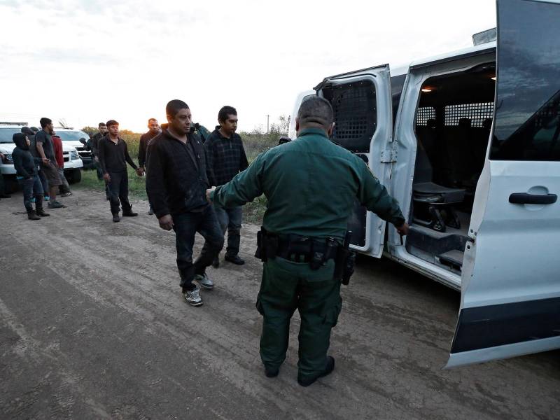 Los grupos estaban formados familiares y adultos procedentes de Venezuela, Nicaragua, Chile y Honduras, indicó la CBP en un comunicado. Imagen de archivo. EFE/EPA/Larry W. Smith