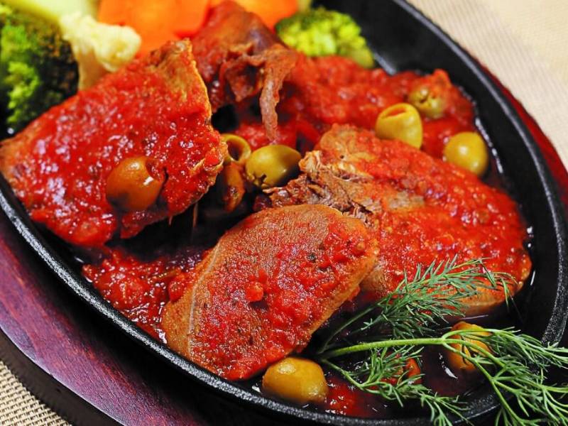 Lengua de res en estofado