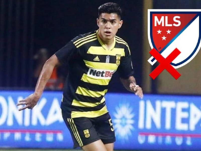 Palma anotó un golazo de tiro libre en su debut en la Conference League.