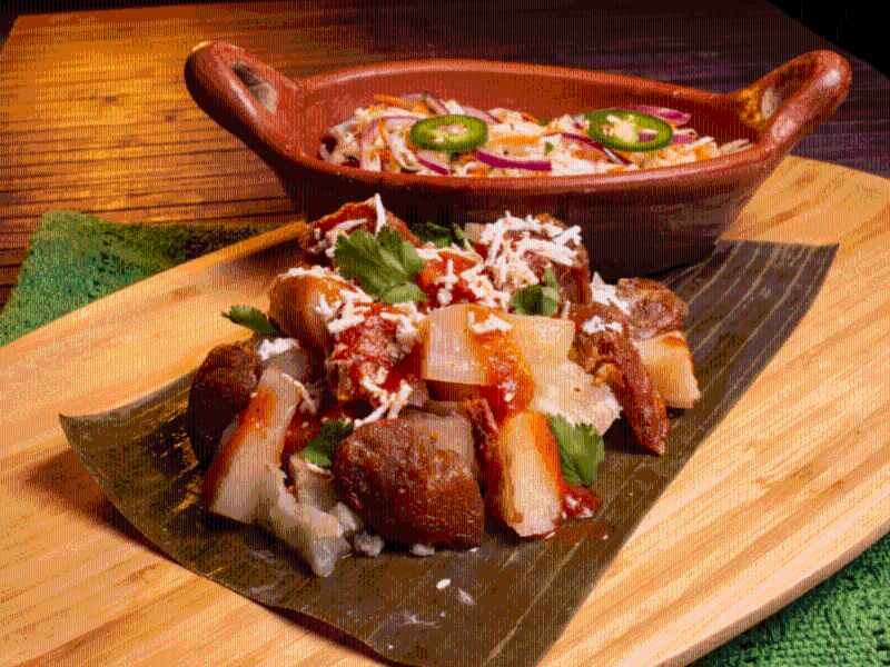 Yuca con chicarrón de cerdo